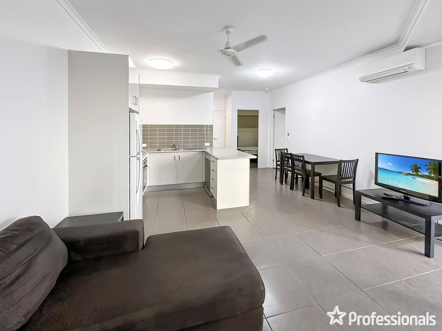 5/15 Bacon Street, Moranbah QLD 4744, Image 2