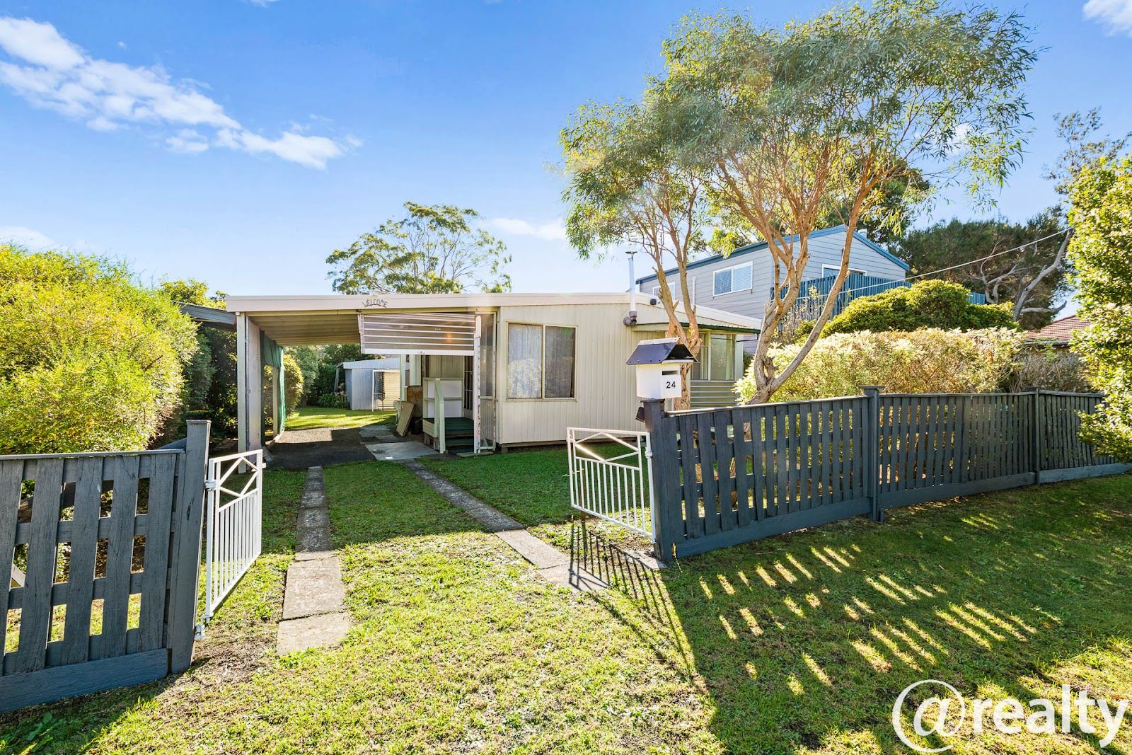 2 bedrooms House in 24 Lorna Doone Drive CORONET BAY VIC, 3984