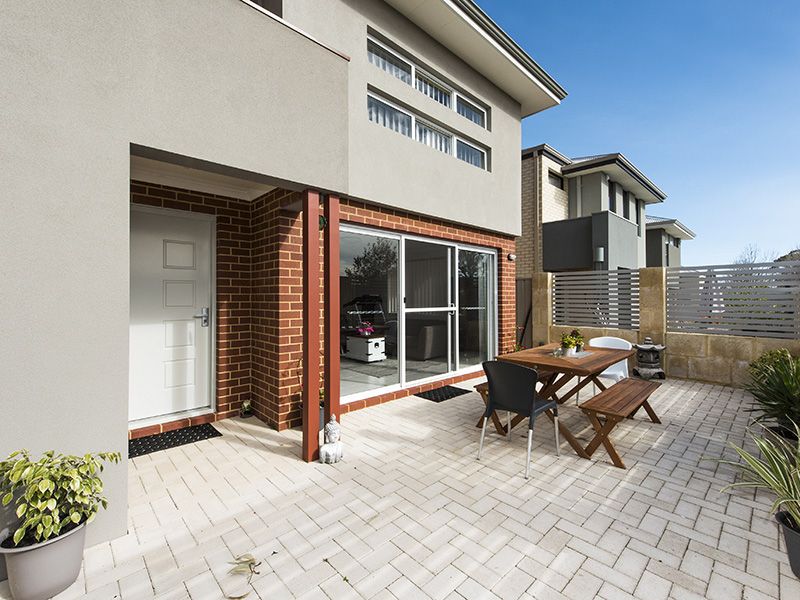 4 bedrooms House in 74 Clyde Avenue BALDIVIS WA, 6171