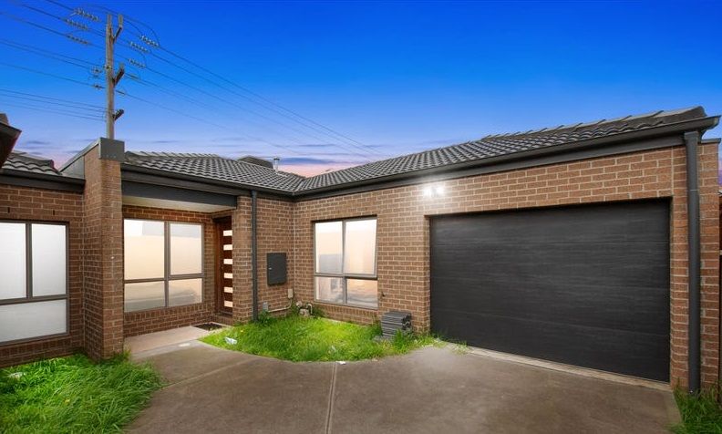 3 bedrooms House in 2/98 Tamarind Crescent WERRIBEE VIC, 3030