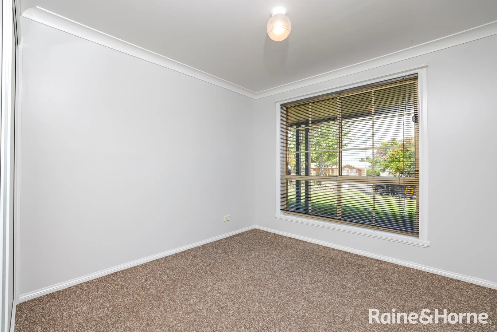 Additional image 8 of 2/2 Sundown Drive, Kelso NSW 2795