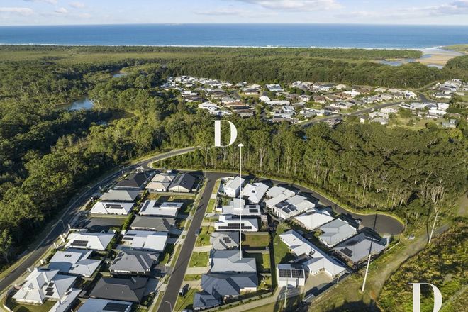 Picture of 10 Ocean Point Avenue, MOONEE BEACH NSW 2450