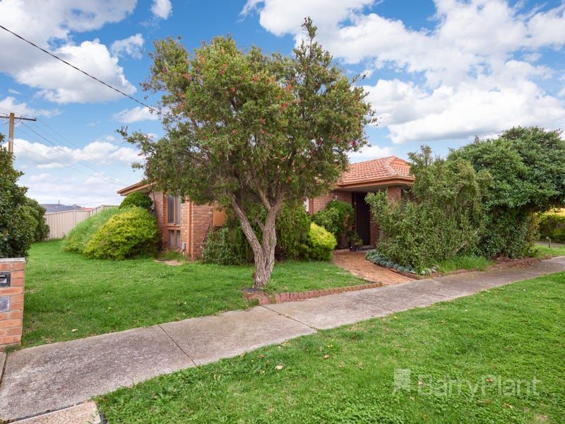 3 bedrooms House in 1 Matthew Close KEYSBOROUGH VIC, 3173