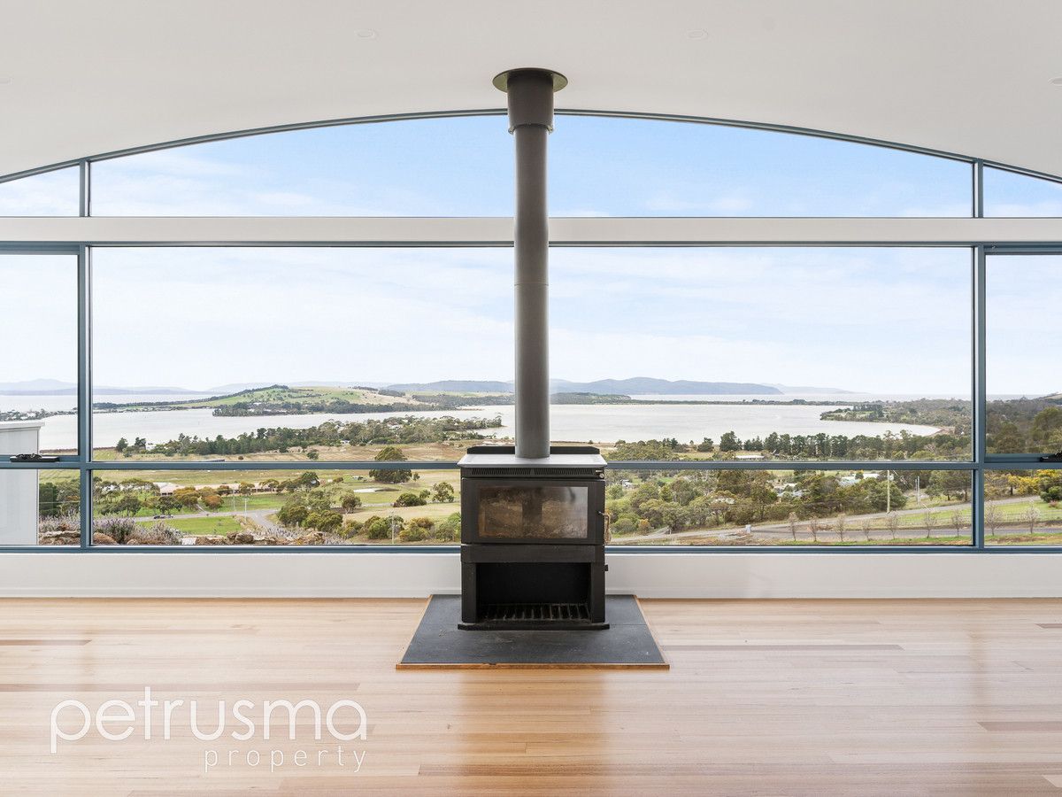 4 bedrooms House in 21 Delphis Drive SANDFORD TAS, 7020