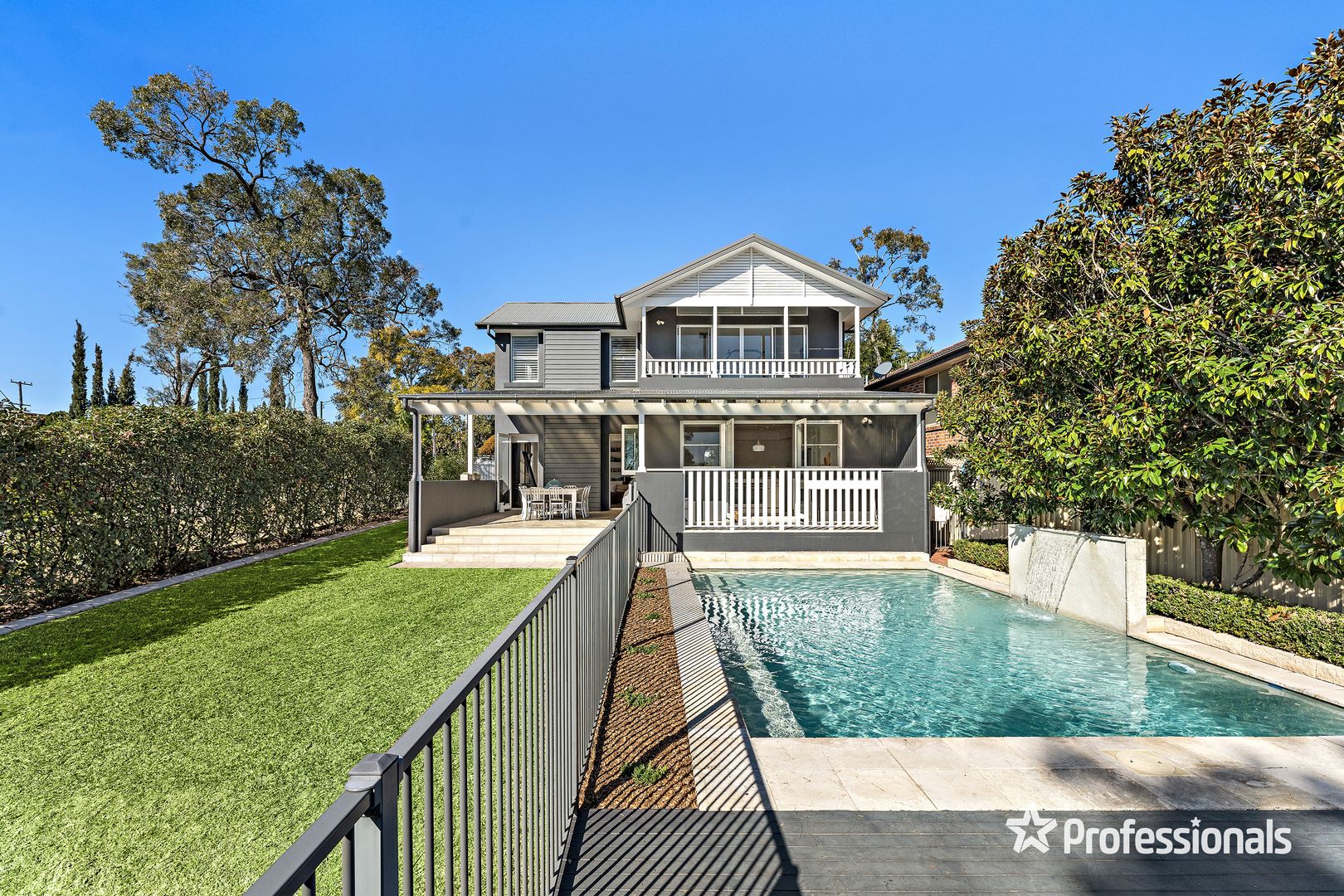 836 Henry Lawson Drive, Picnic Point NSW 2213