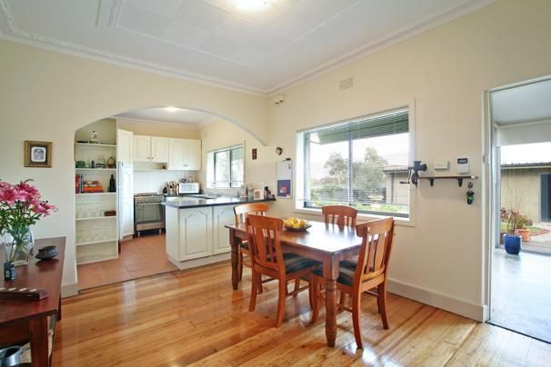 4 bedrooms House in 1 Brentwood Close CLAYTON SOUTH VIC, 3169