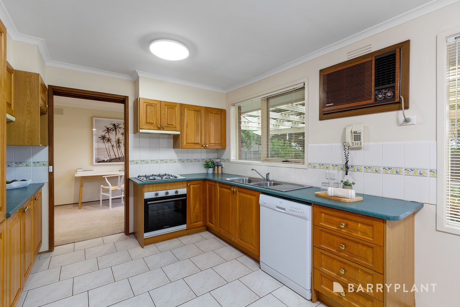 24 Falconer Crescent, Bayswater North VIC 3153, Image 2