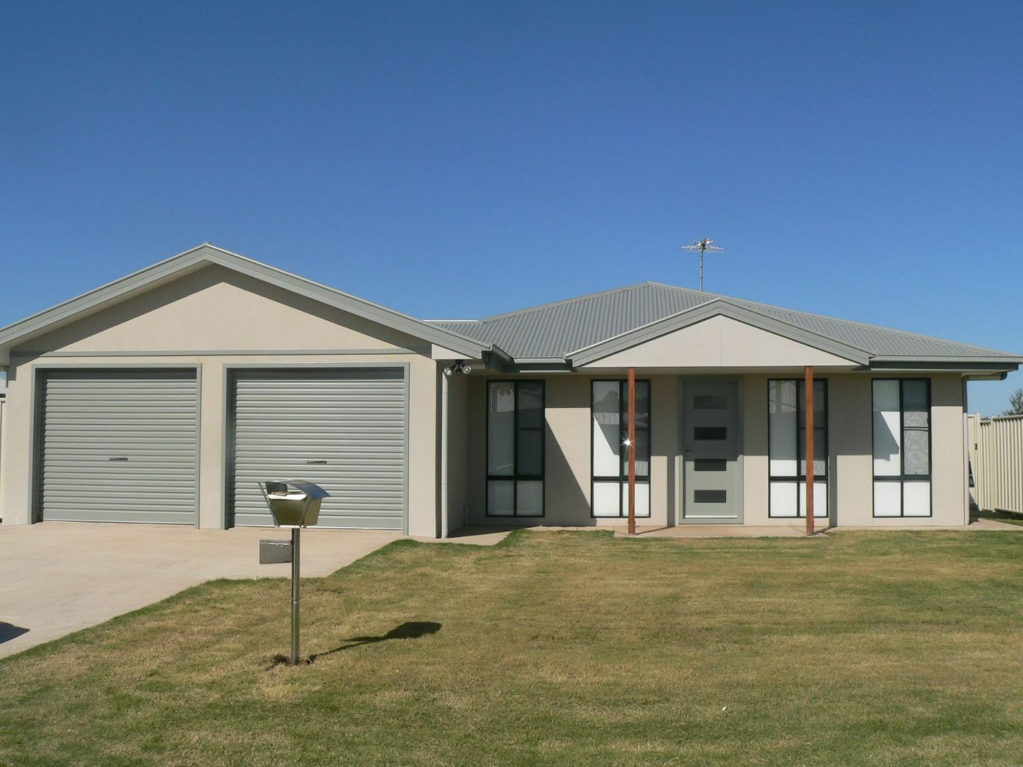 3 Baird Street, Emerald QLD 4720 Domain