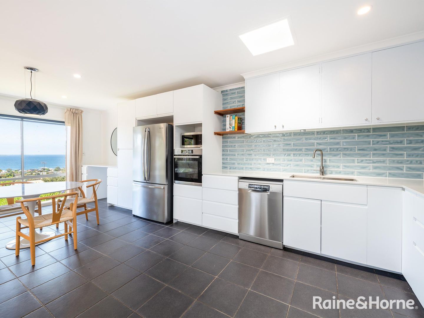 8/30 Pearl Place, Blackmans Bay TAS 7052, Image 2