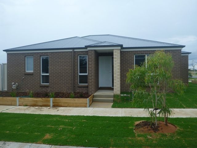 2 Roper Street Wodonga Vic 3690 Townhouse For Rent 350 Domain