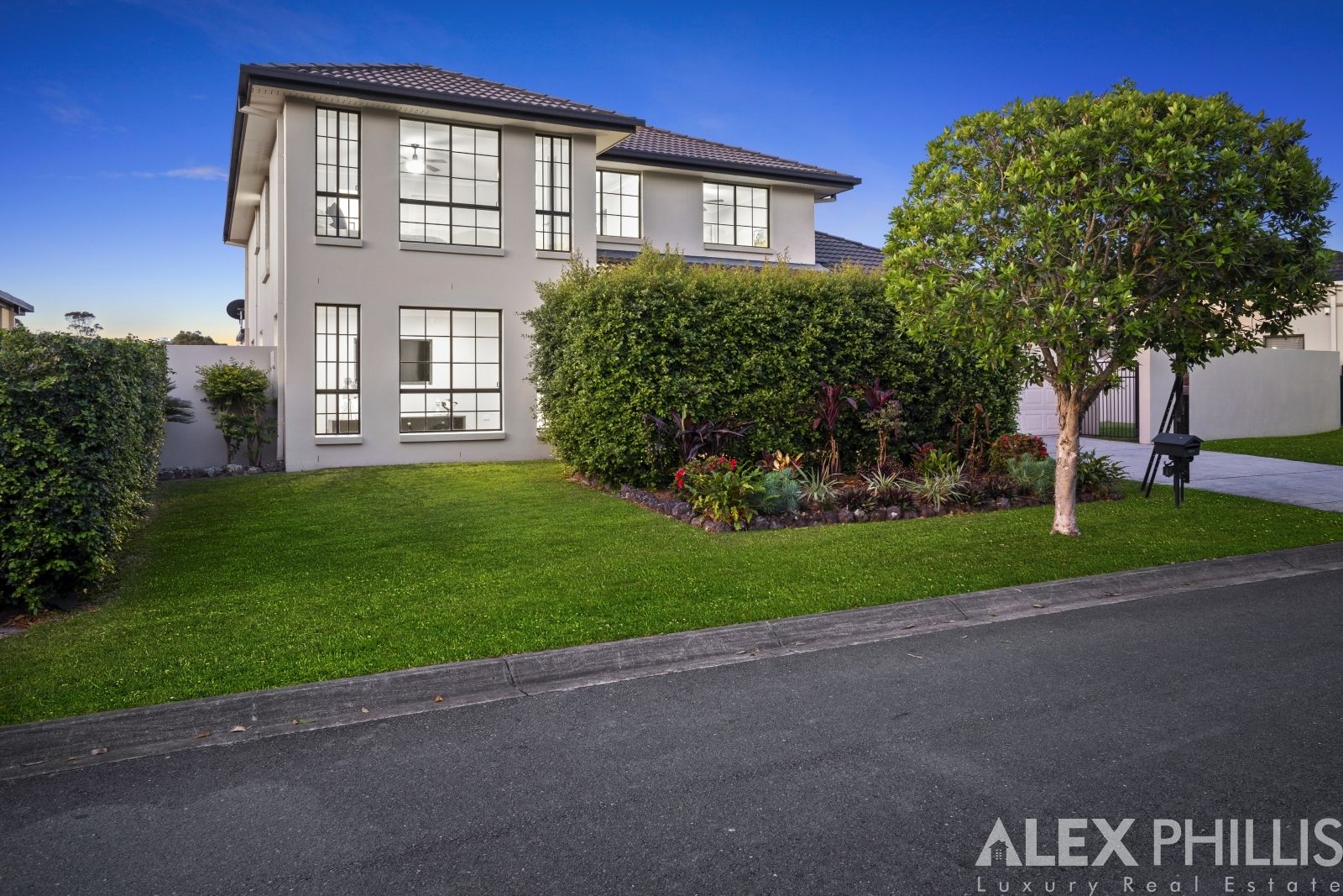 62 The Boulevard, Surfers Waters Estate, Southport QLD 4215, Image 2