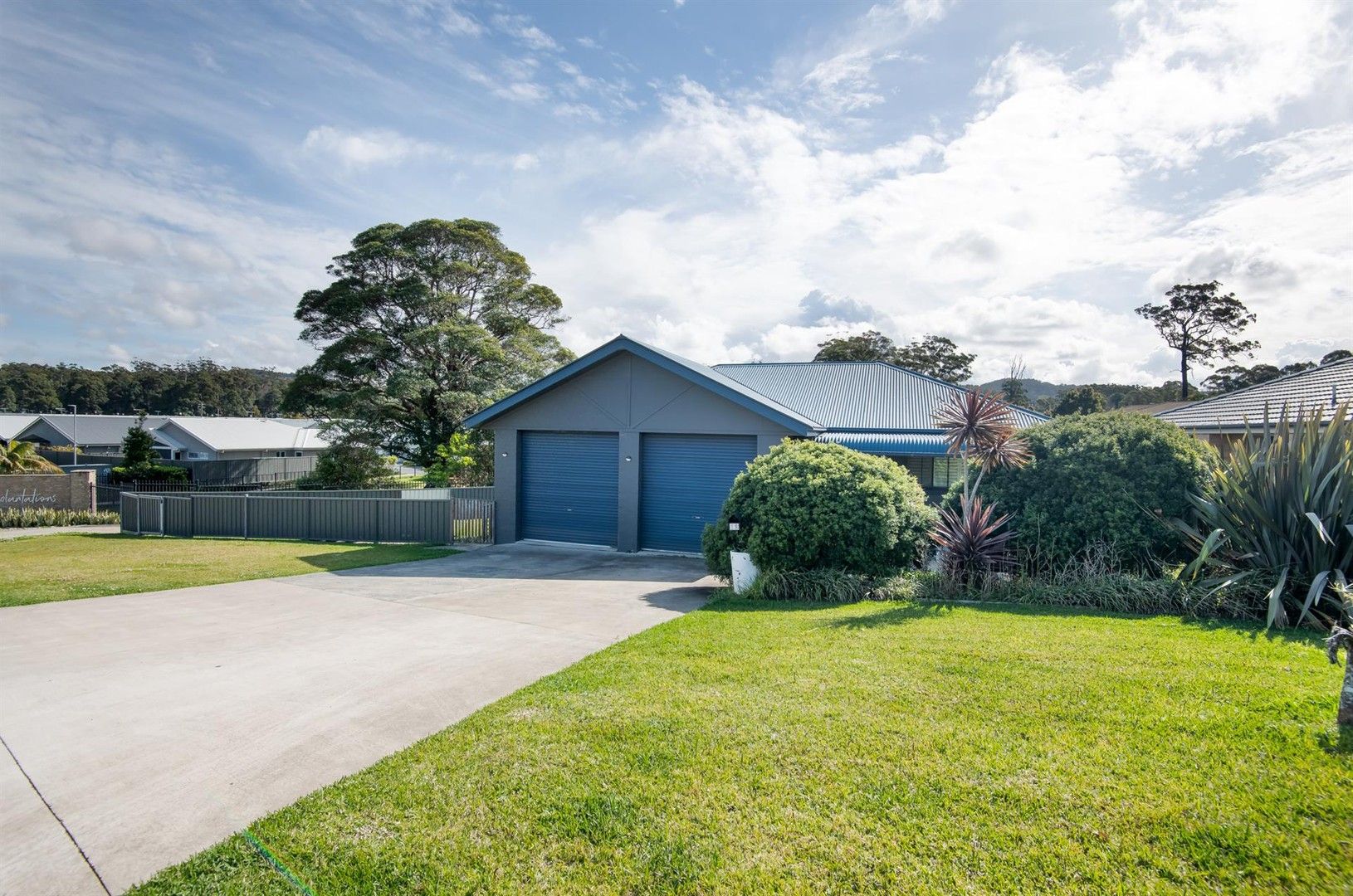 4 bedrooms House in 12 Mcintosh Crescent WOOLGOOLGA NSW, 2456