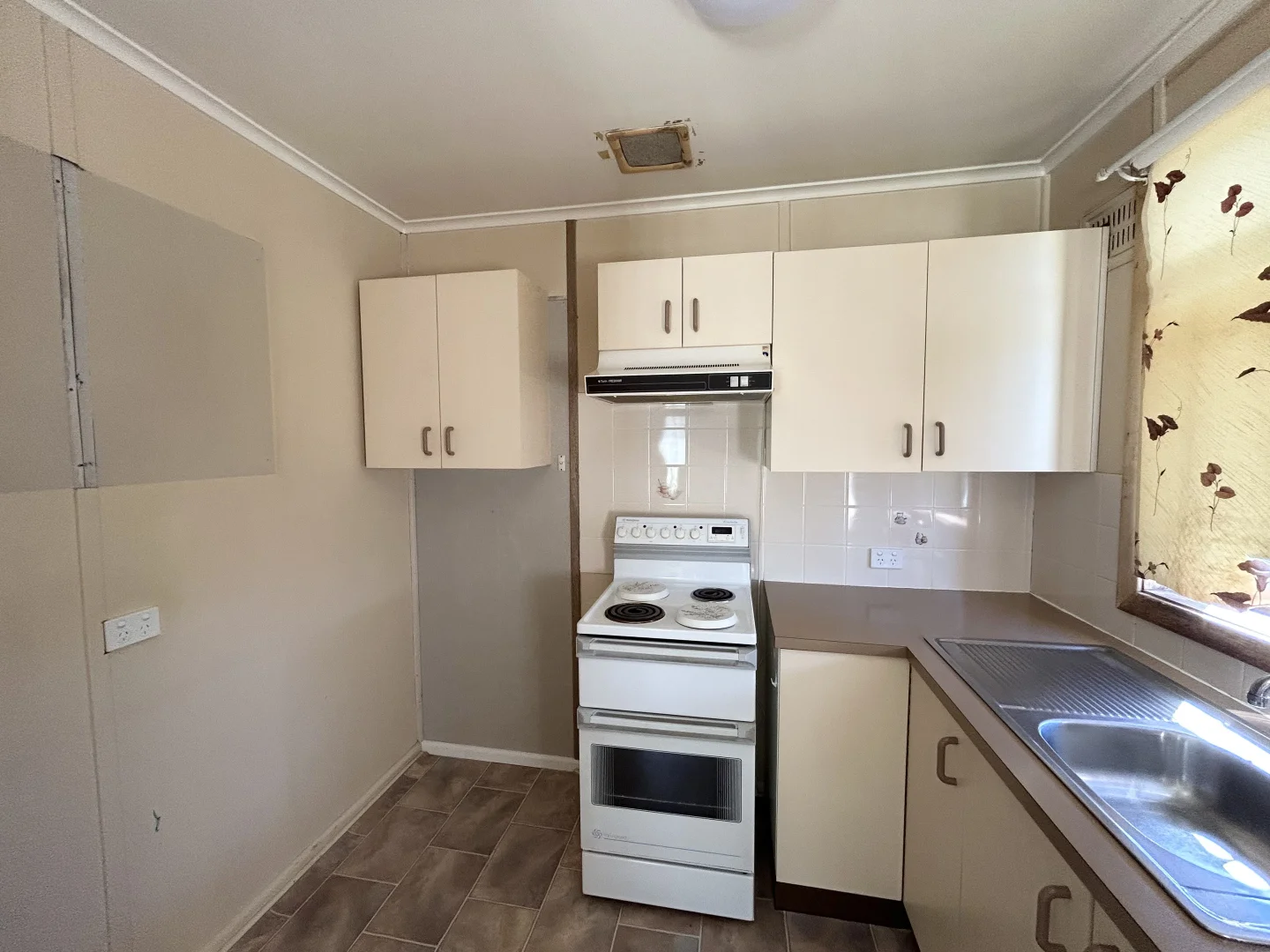 Additional image 3 of 111 Berthong Street, Young NSW 2594