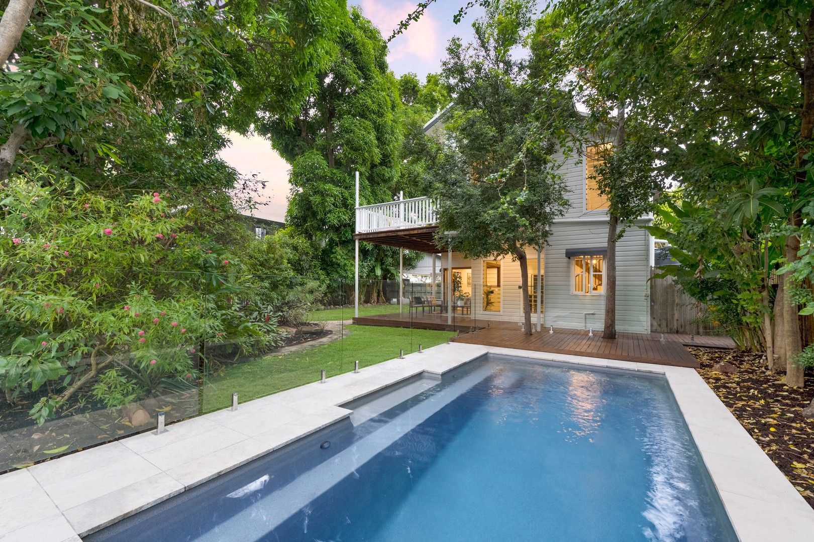 4 bedrooms House in 13 Armstrong Street HERMIT PARK QLD, 4812