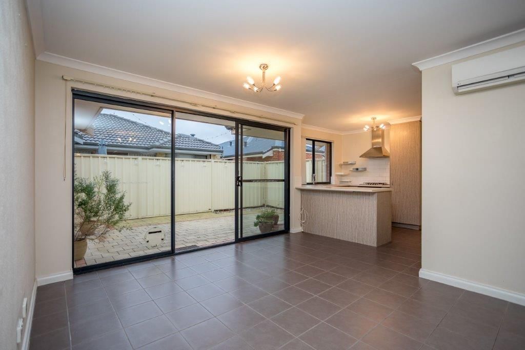 20/11 Hazlett Way, Canning Vale WA 6155, Image 1