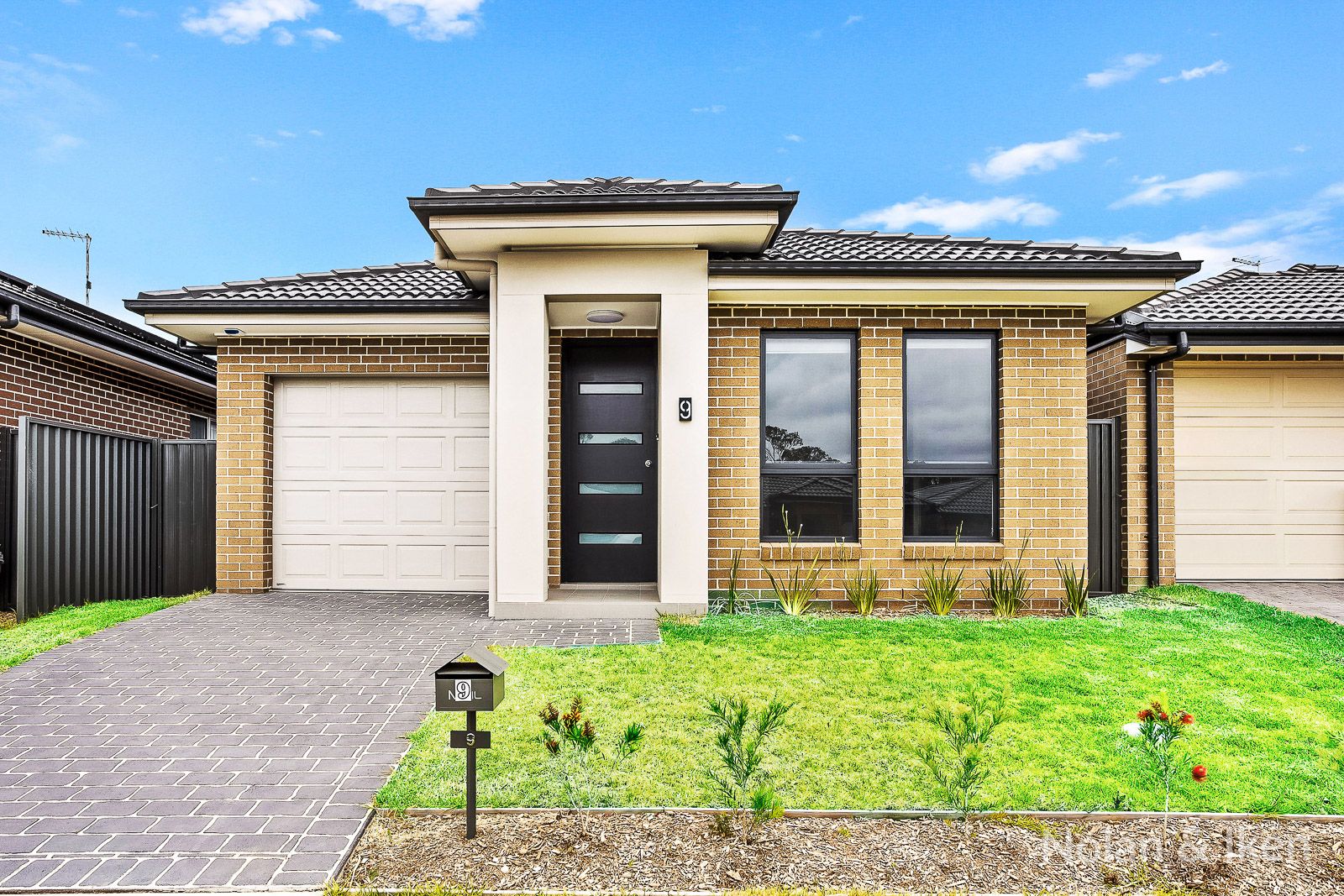 3 bedrooms House in 9 Durga Crescent RIVERSTONE NSW, 2765