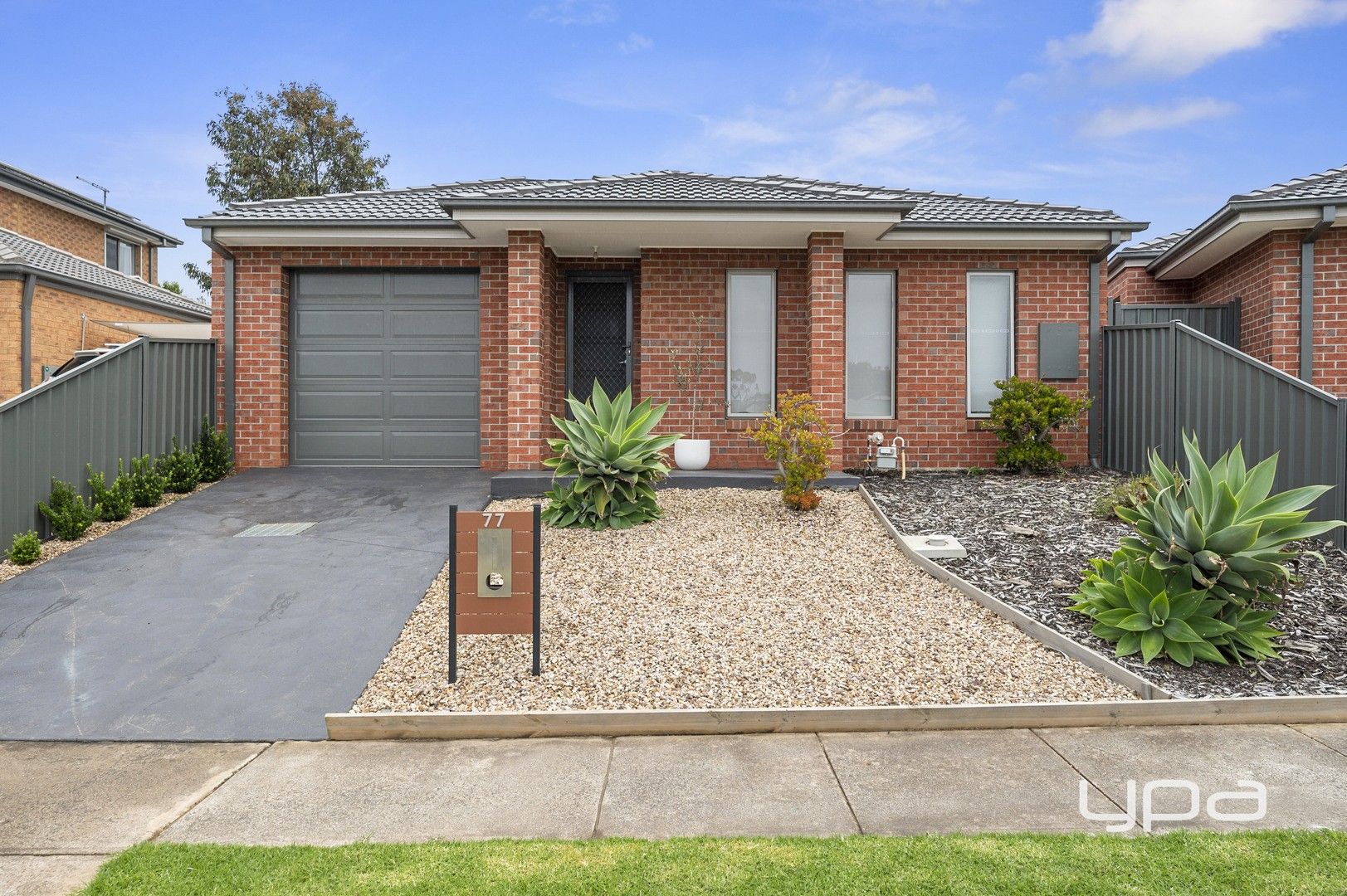 3 bedrooms House in 77 Halletts Way BACCHUS MARSH VIC, 3340