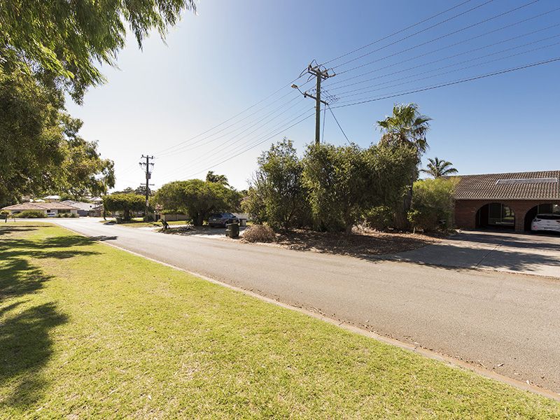 3 bedrooms House in 6A Interim Road SPEARWOOD WA, 6163