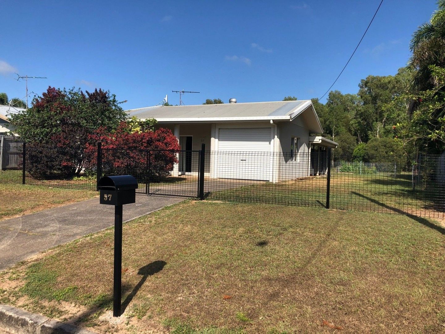 3 bedrooms House in 57 Taylor Street TULLY HEADS QLD, 4854
