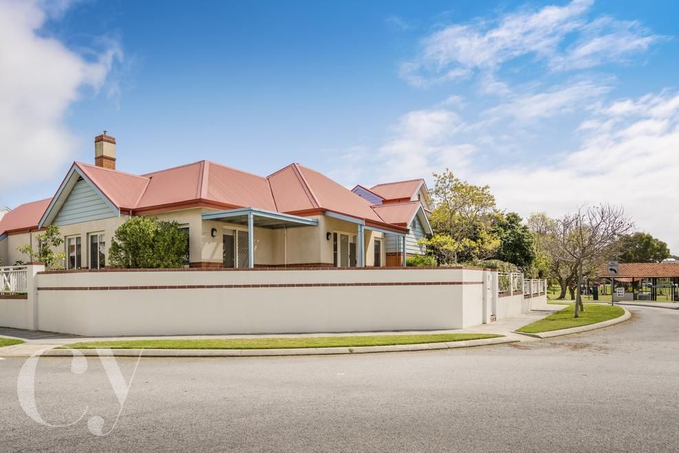 3 bedrooms House in 5 Colburn Way EAST FREMANTLE WA, 6158