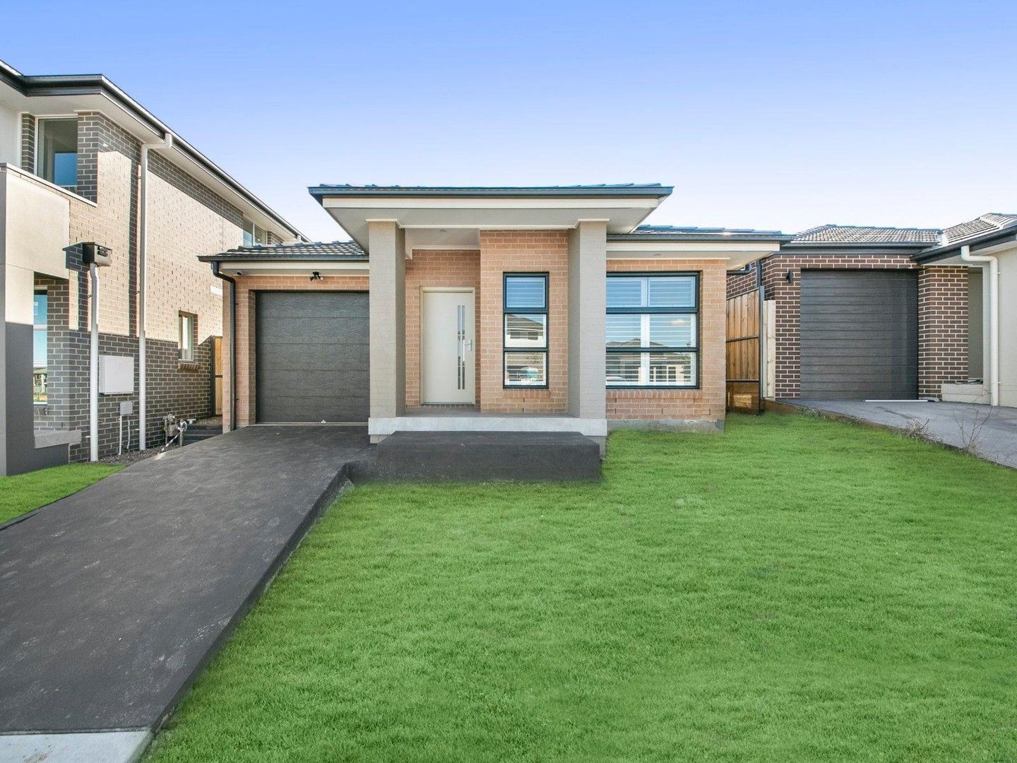 3 bedrooms House in 10 Camarero Street BOX HILL NSW, 2765