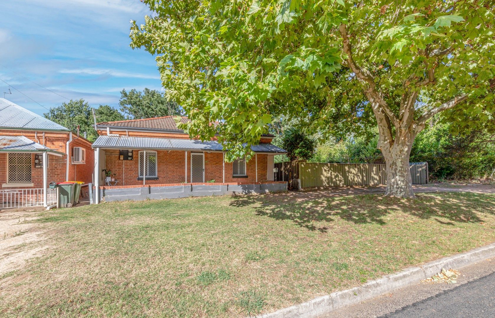 4 bedrooms House in Morrisset Street BATHURST NSW, 2795