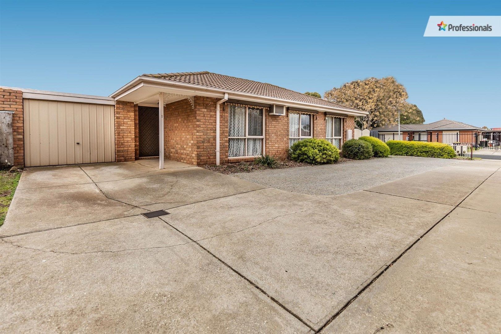 1/15 Smoult Drive, Kurunjang VIC 3337, Image 0