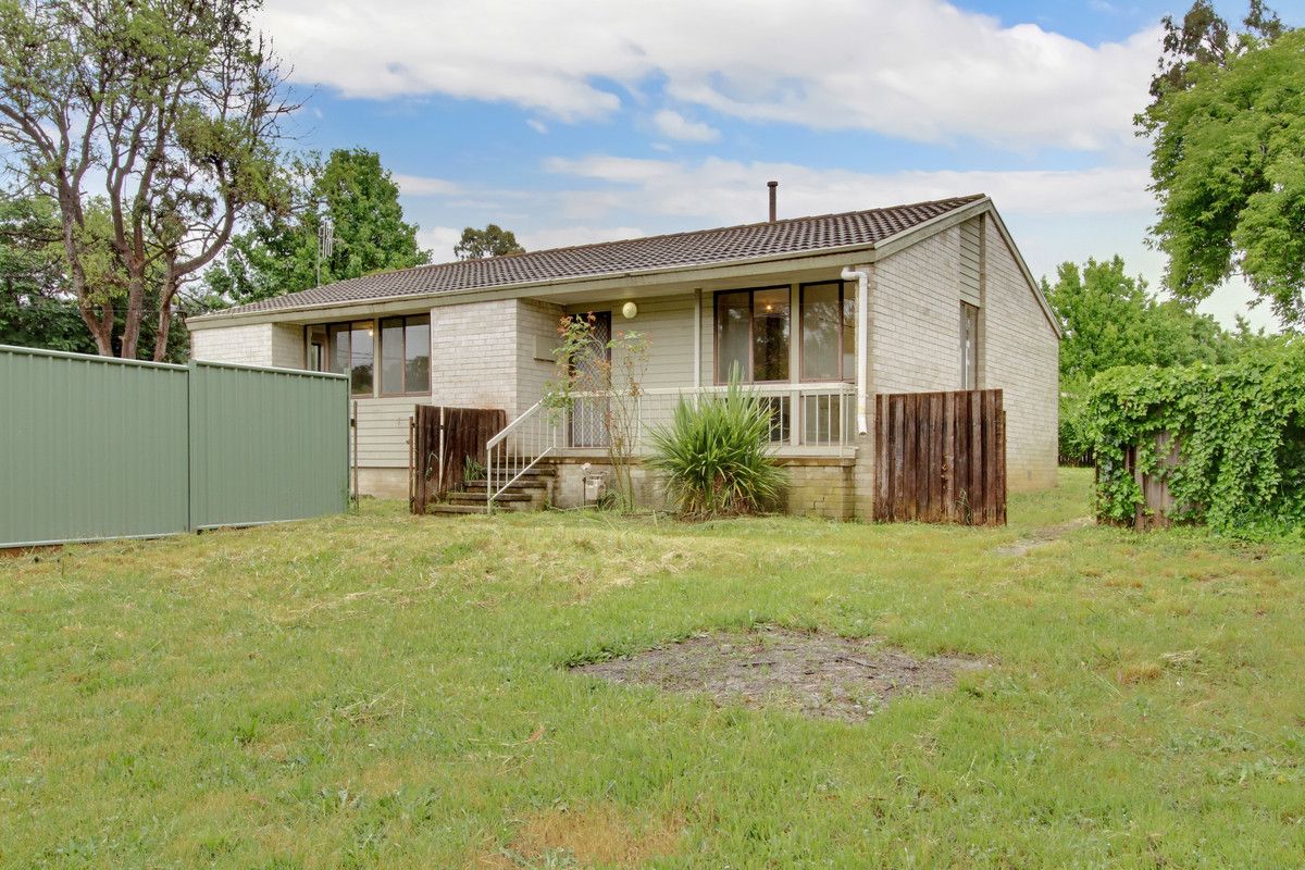 21 Broad Place, Kambah ACT 2902, Image 1