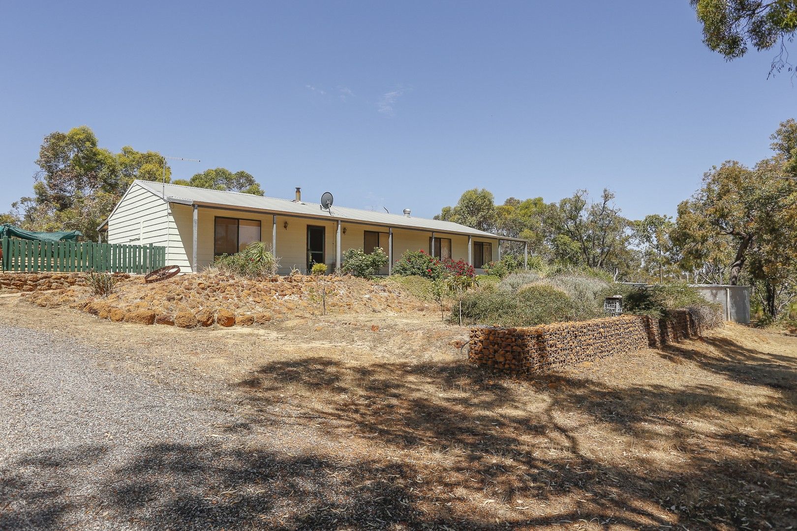 4 bedrooms House in 40 Hidaway Drive BINDOON WA, 6502