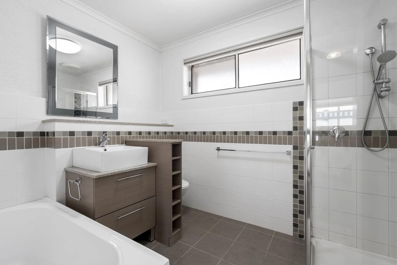 Additional image 6 of 2/17 Aberdeen Street, Newtown VIC 3220