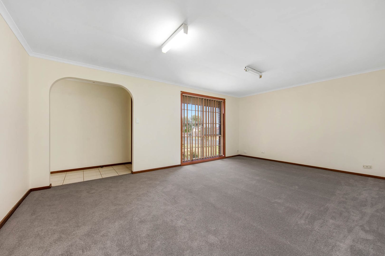 25 Tremaine Avenue, Kings Park VIC 3021, Image 2