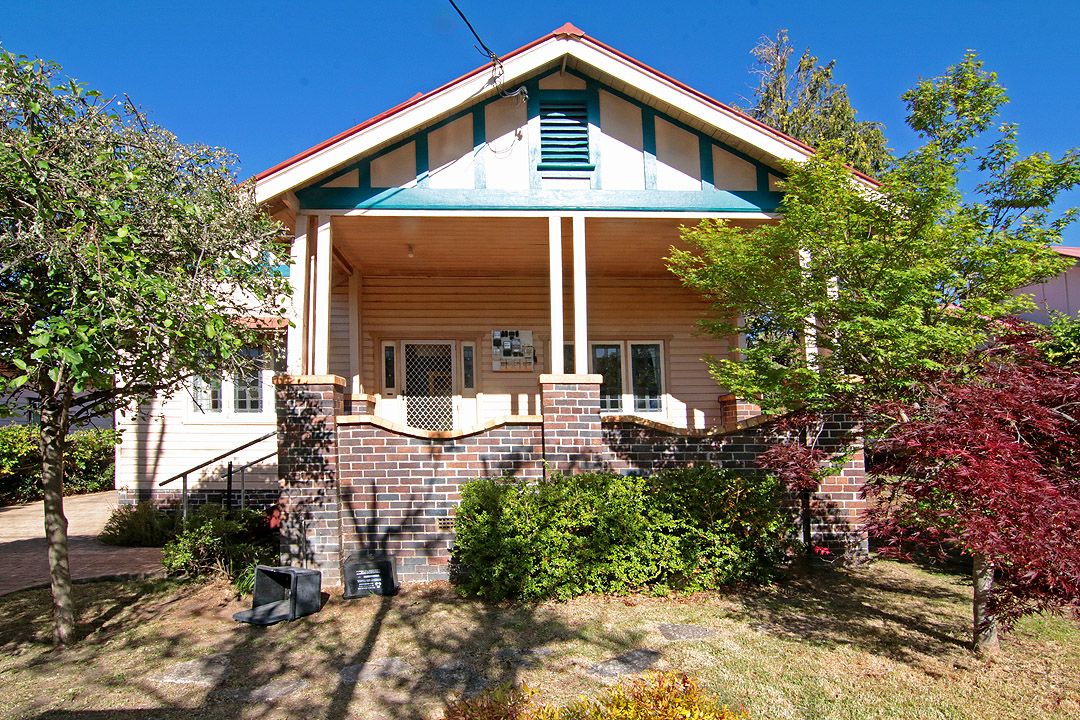 165 Allingham Street, Armidale NSW 2350 House For Rent 420 Domain