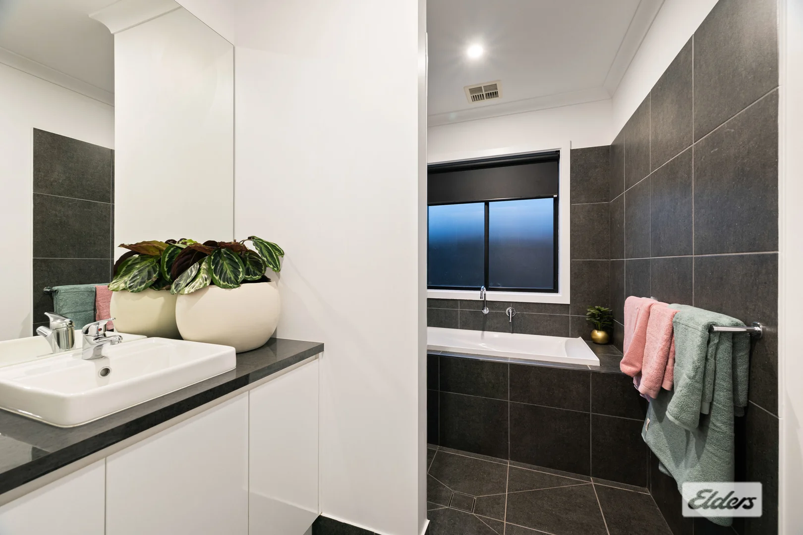 Additional image 13 of 20 Hampshire Boulevard, Leneva VIC 3691