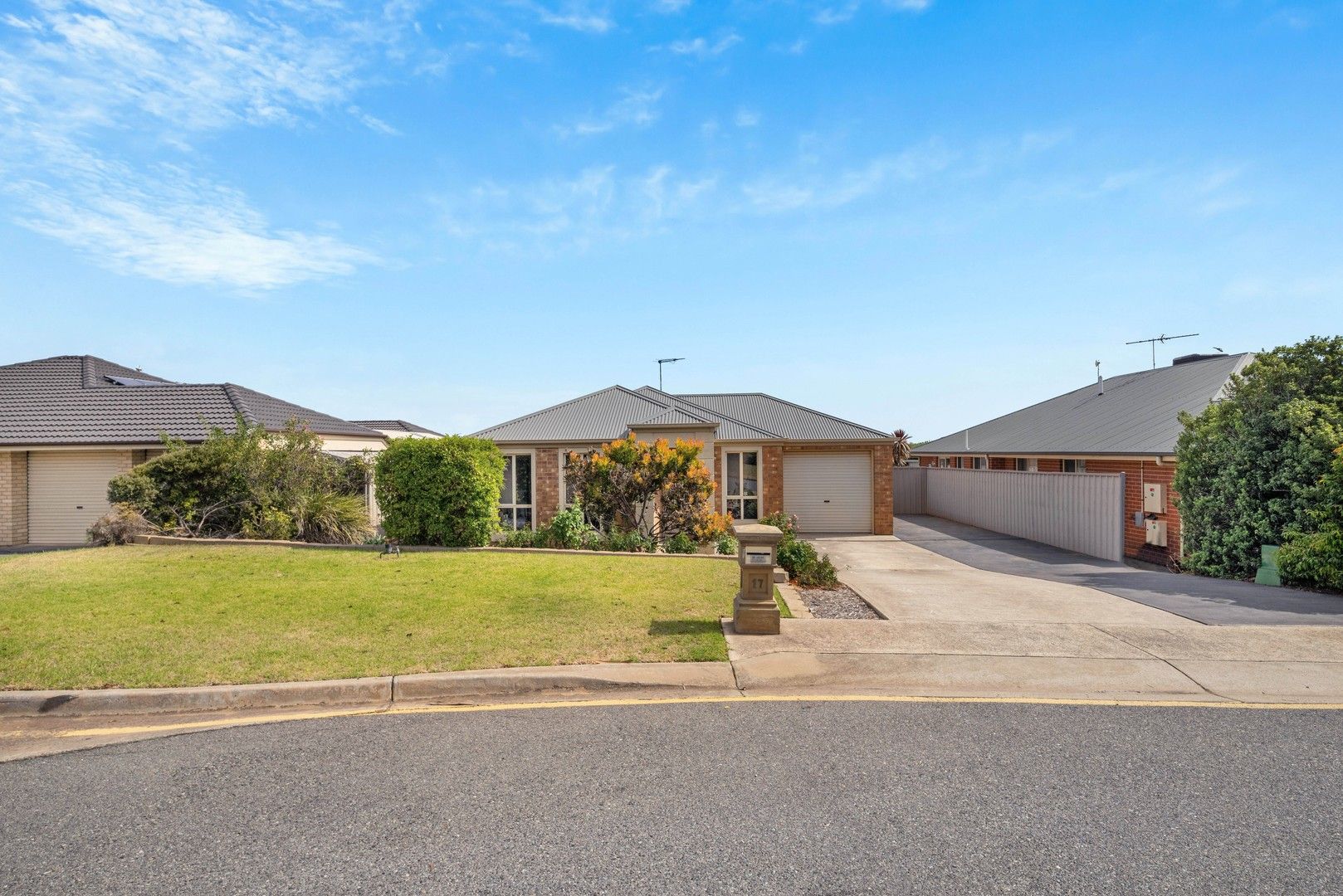 3 bedrooms House in 17 Henley Circuit SEAFORD RISE SA, 5169