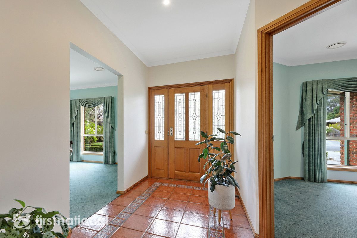 6-7 Acacia Court, Yarragon VIC 3823, Image 2