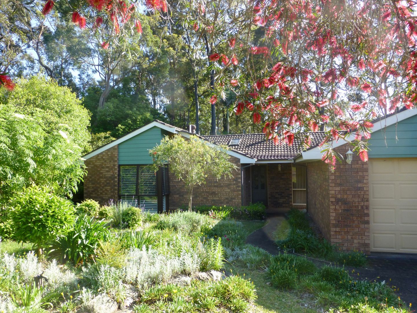 12 Seppelt Close Eleebana Nsw 2282 Domain