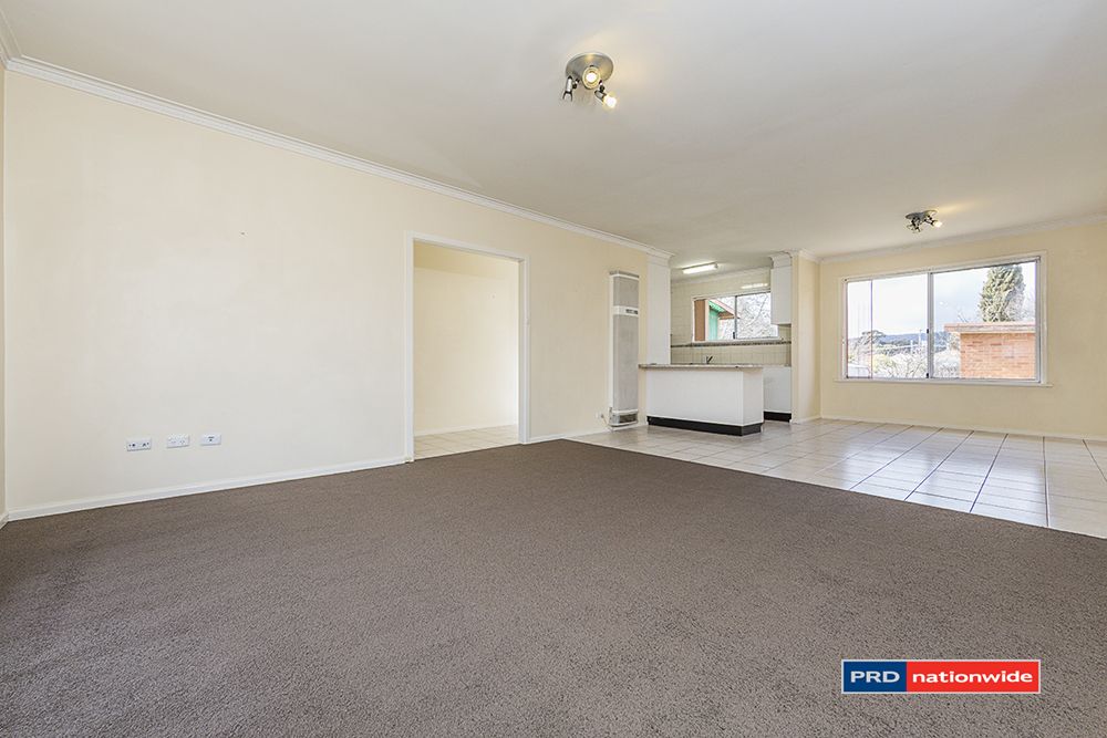 8 Donald Road, Queanbeyan NSW 2620, Image 2