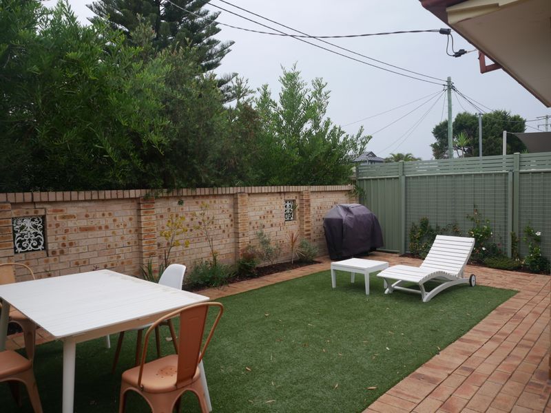 3 bedrooms House in 1/10 Warrah Street ETTALONG BEACH NSW, 2257