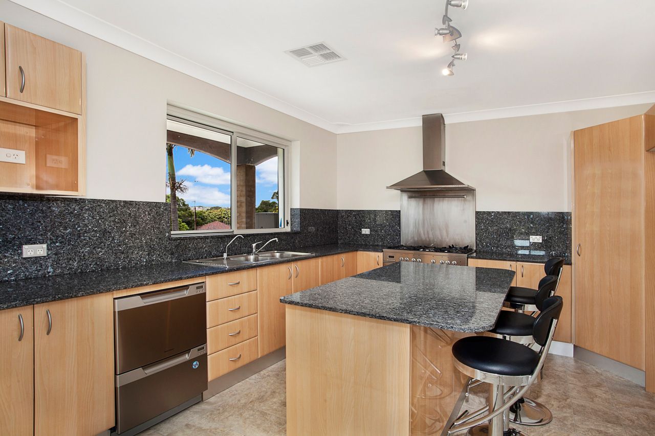 1/2A Kentwell Road, Allambie Heights NSW 2100, Image 2