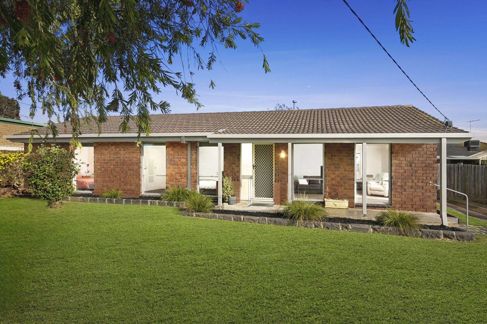 3 bedrooms House in 10 Blair Court GROVEDALE VIC, 3216