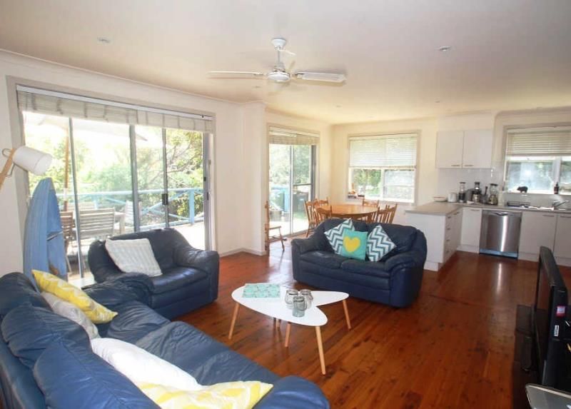 4 Ampat Pl, Blueys Beach NSW 2428, Image 2