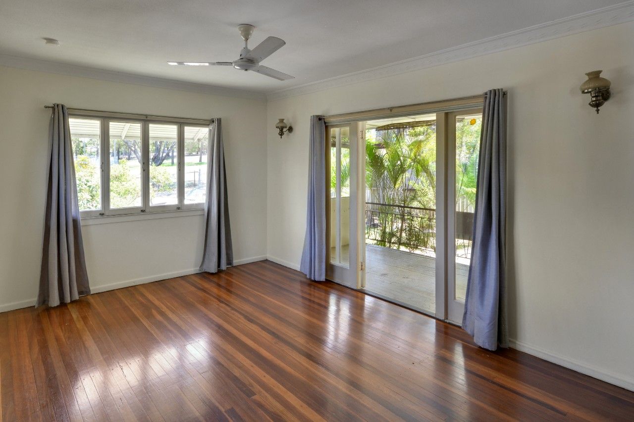 3 bedrooms House in 21 Rickwood Street CARINA QLD, 4152