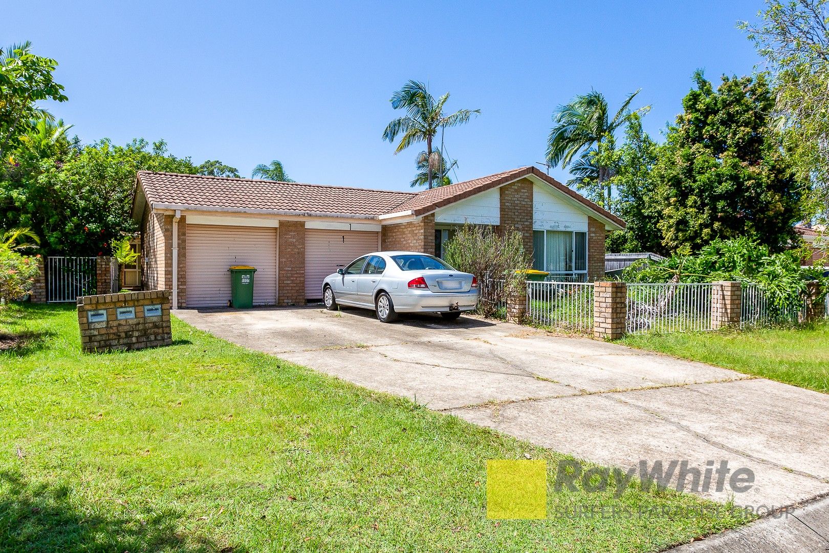 2 bedrooms House in 2/11 Annette Court LABRADOR QLD, 4215