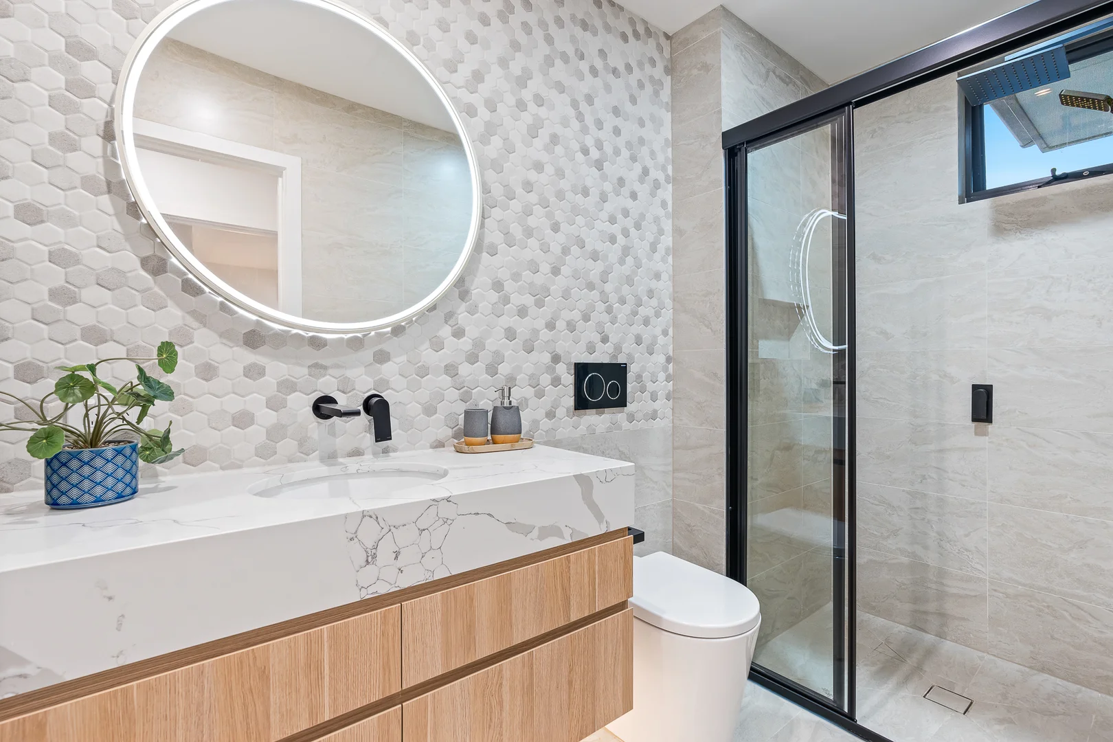 Additional image 7 of 2/2 Montgomery Avenue, Mount Waverley VIC 3149
