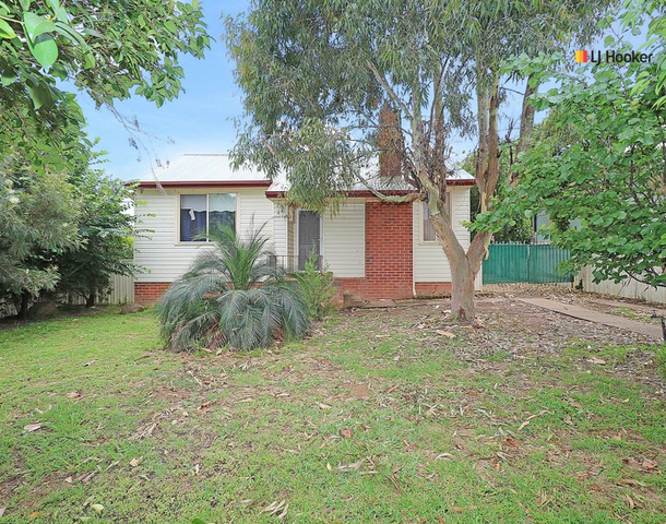 3 Phillip Avenue, Mount Austin NSW 2650