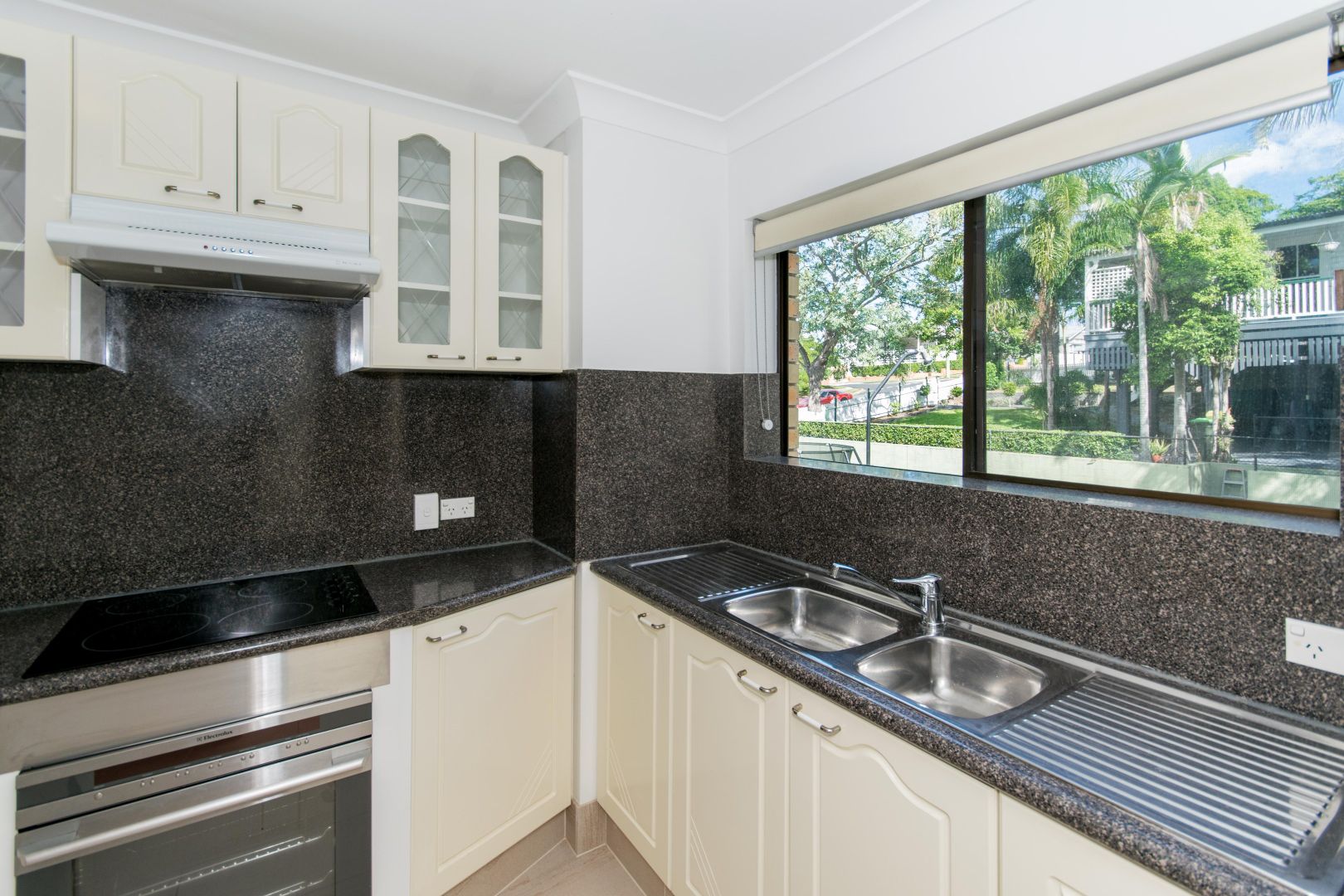 3/76 Sackville Street, Greenslopes QLD 4120, Image 2