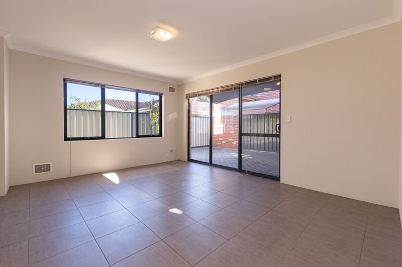 2/16 Mort Street, Rivervale WA 6103, Image 1