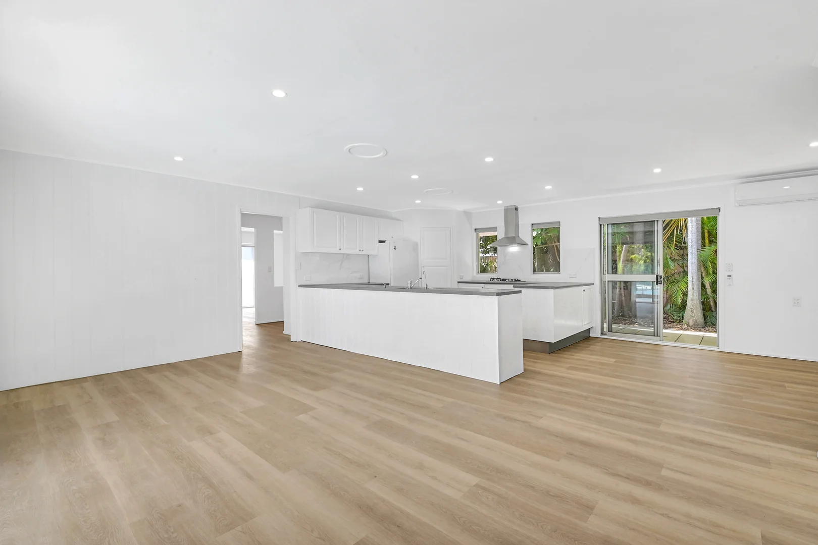 Additional image 2 of 16 Buena Vista Court, Broadbeach Waters QLD 4218