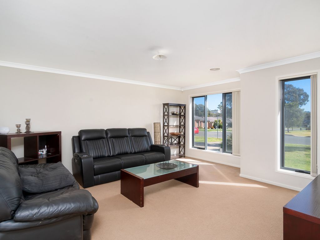 66 Grinton Avenue, Ashmont NSW 2650, Image 1