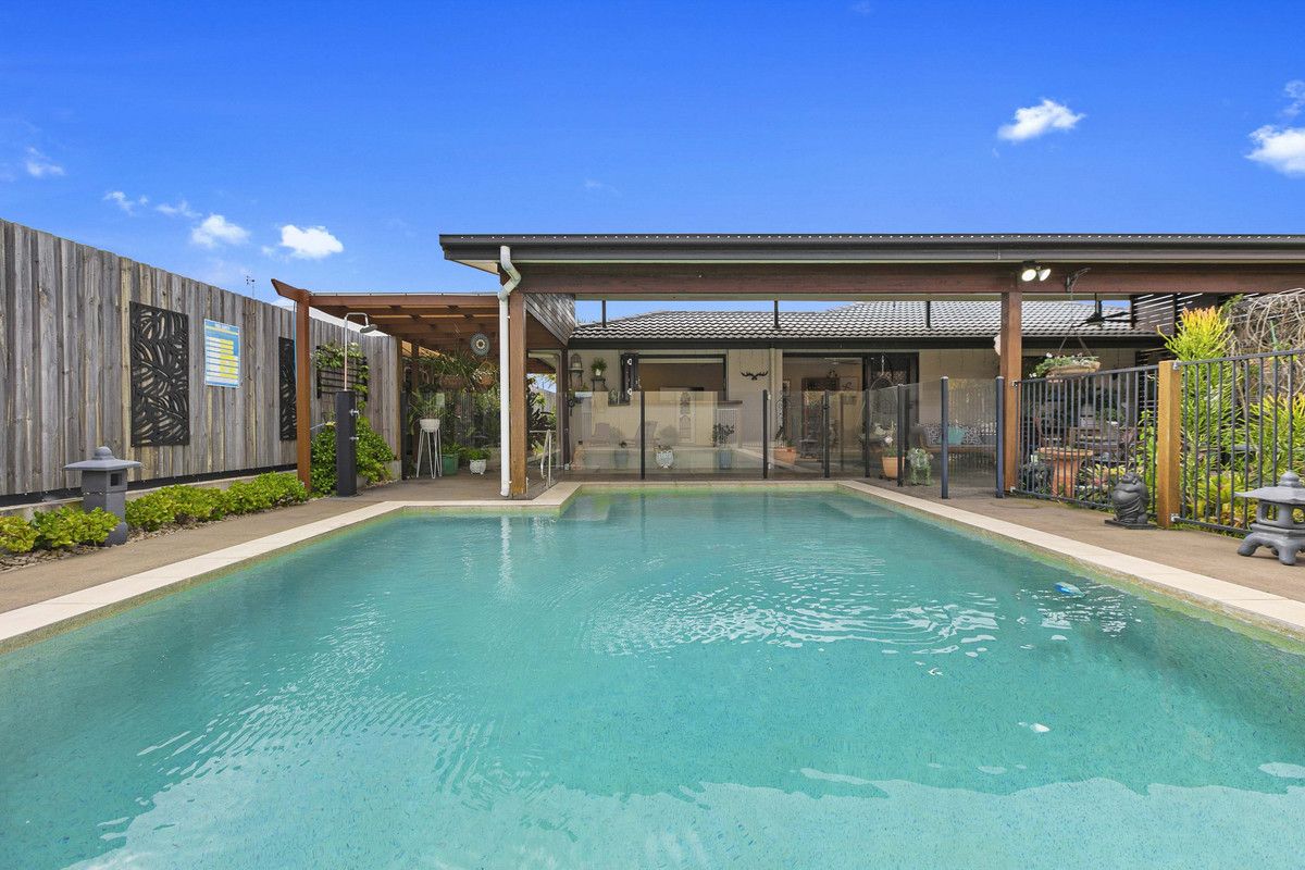 4 bedrooms House in 16 Surrey Court KAWUNGAN QLD, 4655
